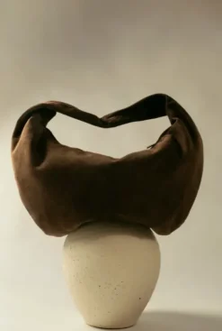 Hot - Alva shoulder bag, suede chocolade Laukut