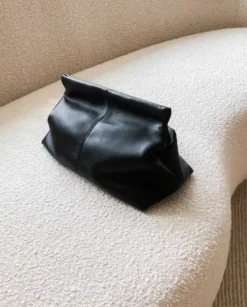 Outlet - Clay Clutch nahkaa, musta Laukut