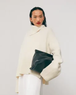 Outlet - Clay Clutch nahkaa, musta Laukut