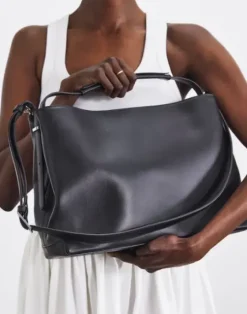 - Harper grande handbag, black Laukut