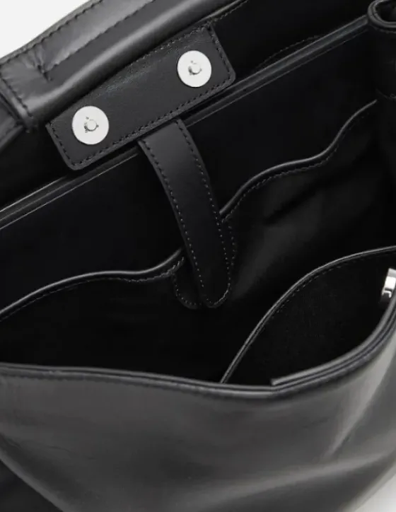 - Harper grande handbag, black Laukut