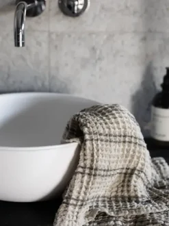 Nella vohvelipyyhe 50x70, taupe stripe Kylpyhuonetekstiilit|Keittiötekstiilit