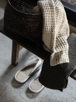 Nella vohvelipyyhe 50x70, taupe stripe Kylpyhuonetekstiilit|Keittiötekstiilit