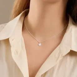 Outlet - Clover kaulakoru, kulta Kaulakorut