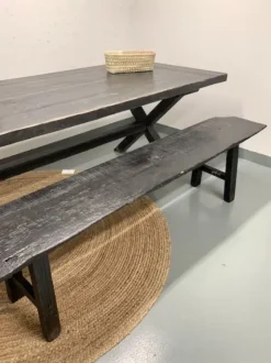 Outlet – pitkä penkki #810, black Vanhat Puuhuonekalut