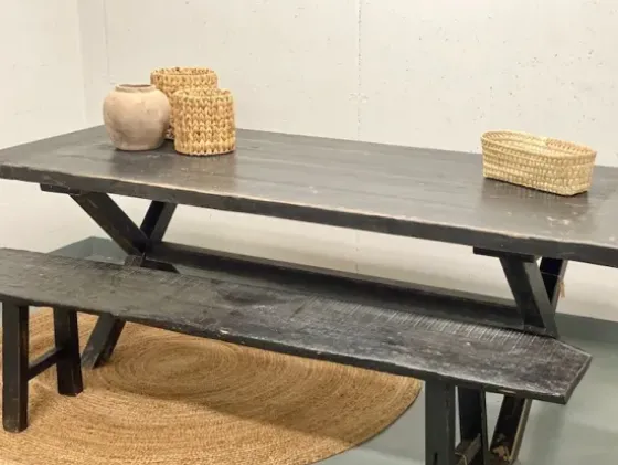 Outlet – pitkä penkki #810, black Vanhat Puuhuonekalut