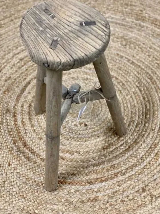 Outlet – pyöreä jakkara #714, natural Vanhat Puuhuonekalut