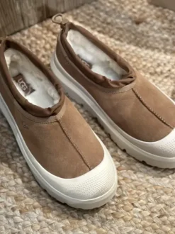 - Tasman miesten Weather Hyb, chestnut/whitecap Tennarit Ja Loaferit|Ugg